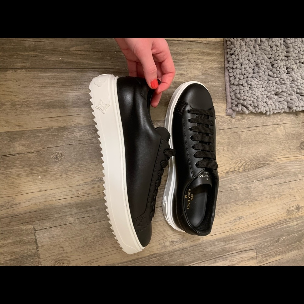 LOUIS VUITTON SNEAKERS